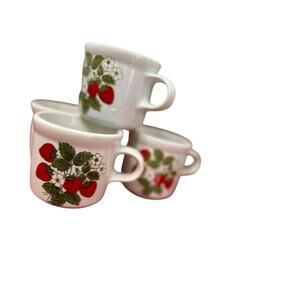 Vintage McCoy Pottery Strawberry Coffee Mugs Tea Cups USA Made Set of 4